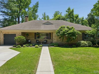 446 Hampshire Ct