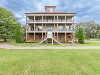 135 Bluewater Landing Rd