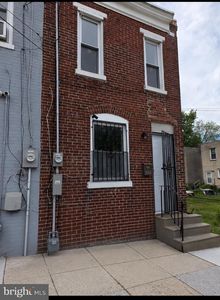 2005 S 9th St