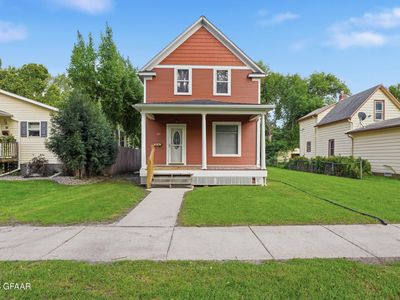 705 Walnut St