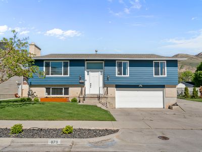 879 Douglas Dr