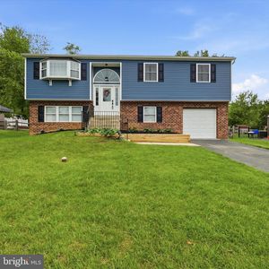 Property at 26 Giles Ln, Aston, PA