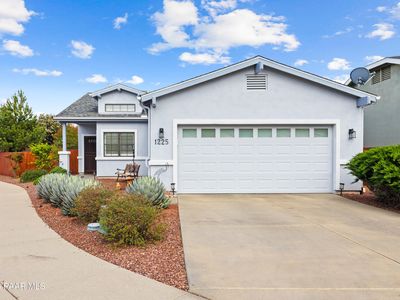 1225 Gardenia Ln