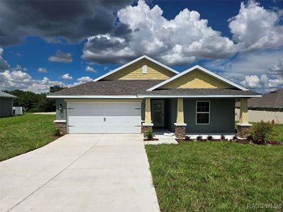 427 W Twisted Oaks Dr