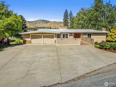 1840 Country Club Drive