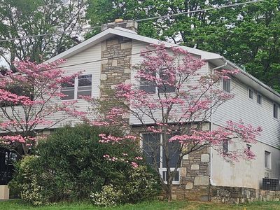 609 Foster Rd