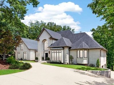 2120 Southwinds Cir