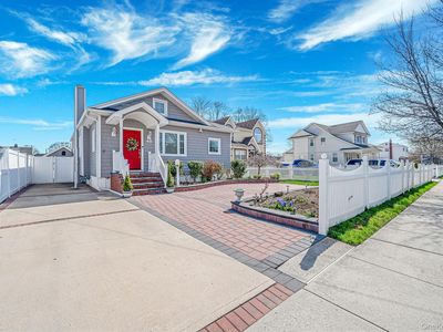 48 Hillside Avenue