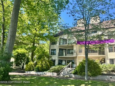 25 Midlake Dr #301D