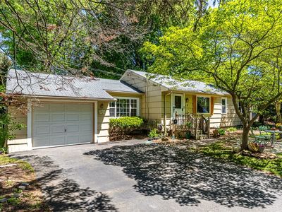 4 Charmaine Rd