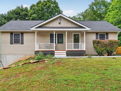 222 Holiday Ln