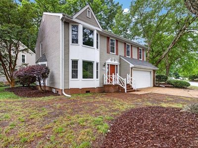 824 Lancaster Ln