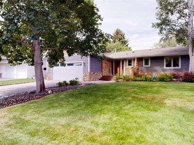 1942 Patricia Ln