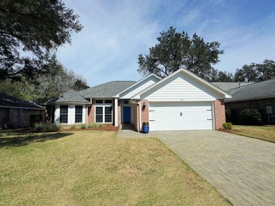 303 Parkwood Pl