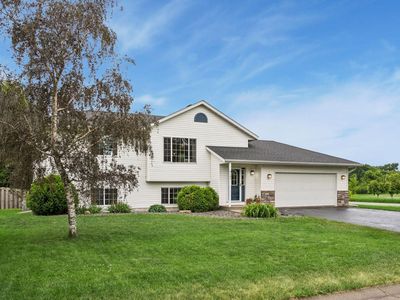9197 Fallon Dr NE