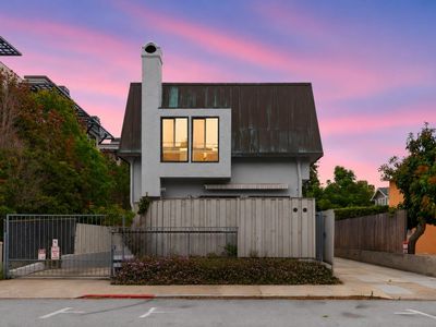 216 8th Ave