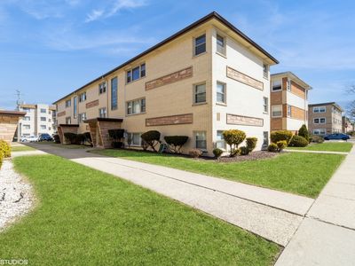 6847 N Olmsted Ave #1