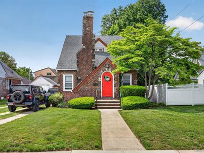 2456 Rockville Centre Parkway