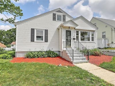 247 Grosvenor Ave