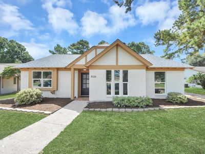 8126 Clover Gardens Dr