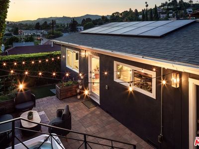 1743 Griffith Park Blvd