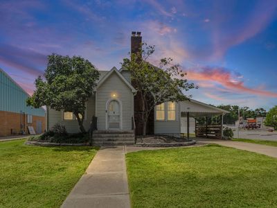 Property at 851 11th St, Carlyle, IL