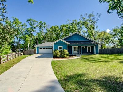109 SW Round House Ct