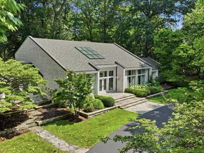 4560 Forestview Dr