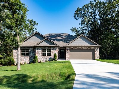 8 Strathdon Ln