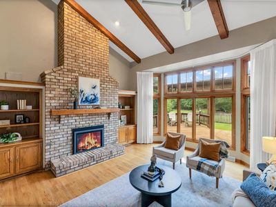 10555 North Haddonstone PLACE