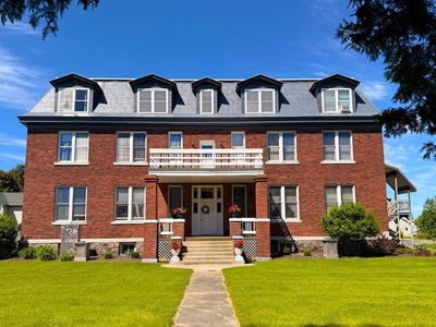 380 Church St