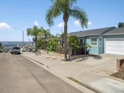 3762 Baker St