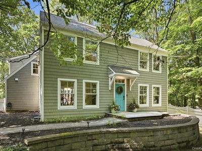 18 W Meadow Road