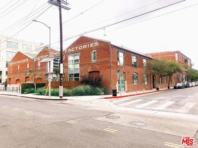 527 Molino St Unit 202
