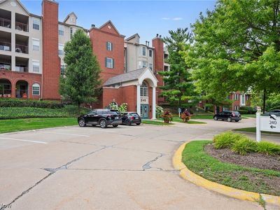 240 Fox Hollow Dr APT 403