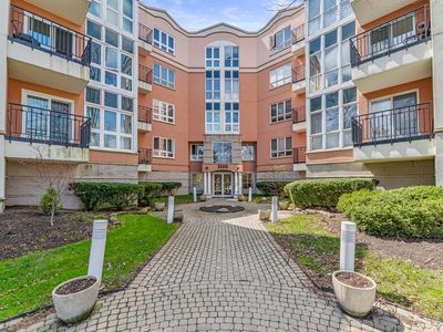 3100 Lexington Ln APT 201
