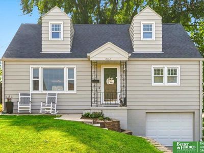 2112 S 49th Ave