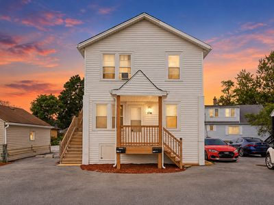 3706 Chicago Rd