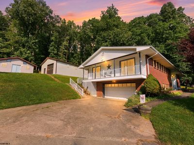 105 Jaynes Dr