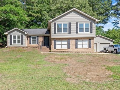 5605 Northwood Lake Dr E