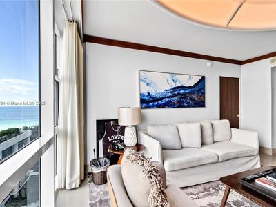 6801 Collins Ave #818