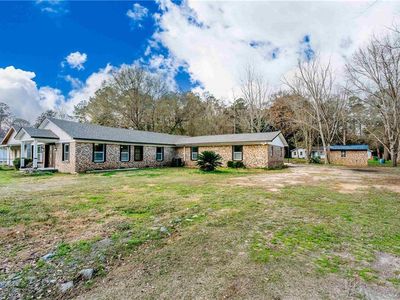 1190 Military Rd