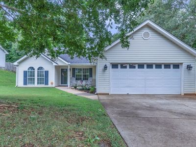 411 Hill Ln