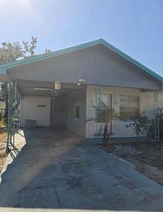 605 Maggie Cir