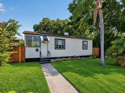 2122 6th Ave N