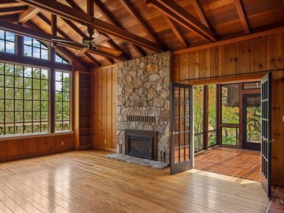 7850 Sonoma Mountain Road