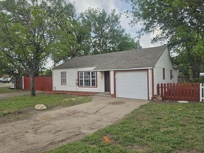 813 W 33rd St N