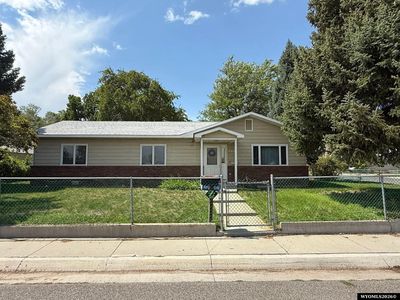 220 N 5th St W