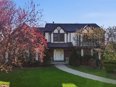 5915 Oak Hill Ct