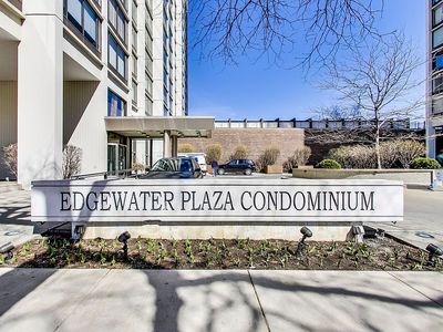 5455 N Sheridan Rd APT 1910